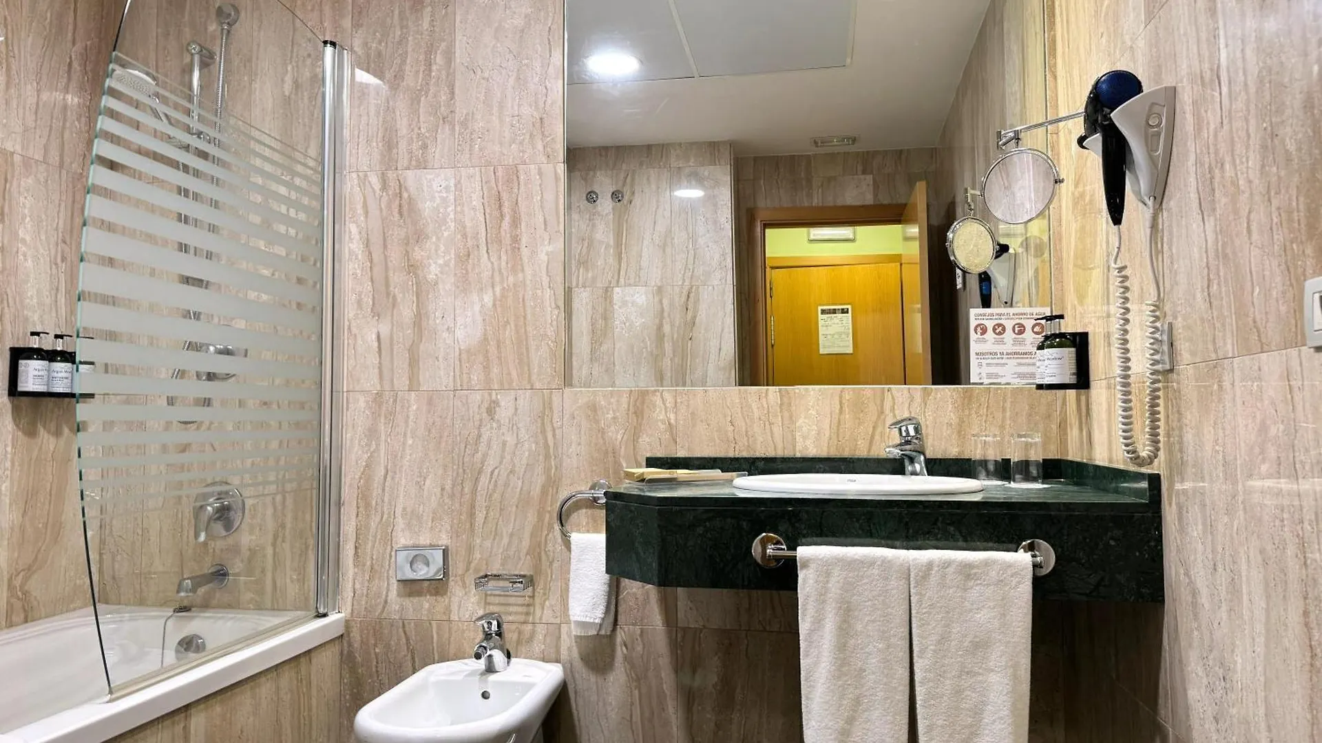 Hotel Becquer Sevilha