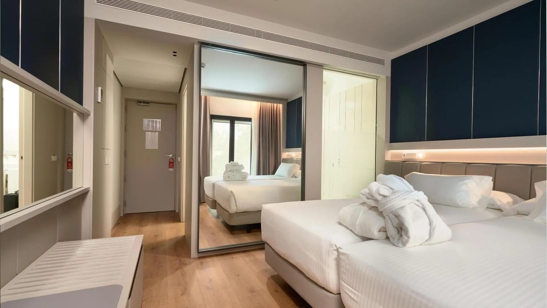 Hotel Becquer Seville 4*,  Spain