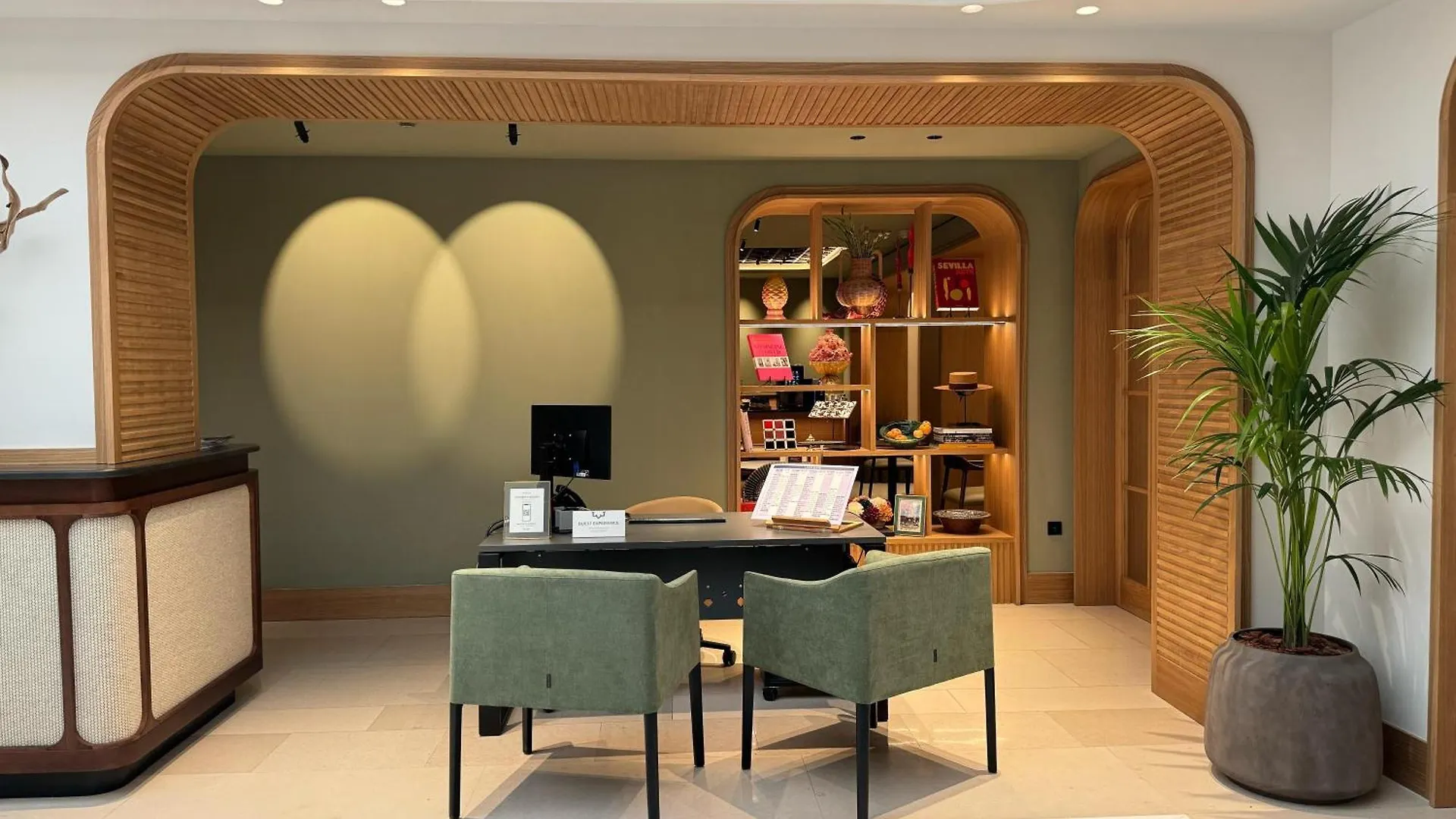 Hotel Becquer Seville 4*,